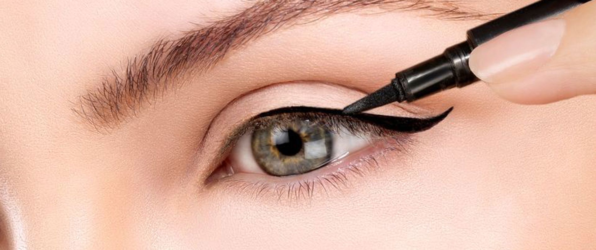 Trend Alarmı: Yarım Eyeliner Nasıl Çekilir?