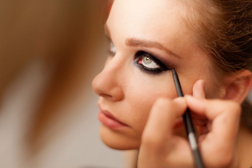 Jel eyeliner nasıl uygulanır?