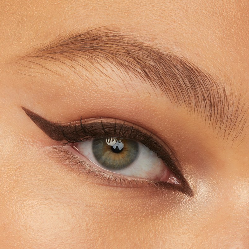 3- Uzak gözler için eyeliner